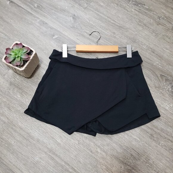 Talula Pants - Aritzia Talula Berklee Shorts Black Rayon Blend 6